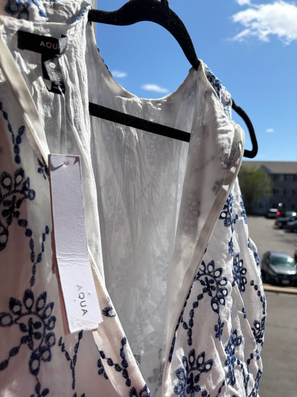 🆕🫐 AQUA Bloomingdale’s Exclusive Embroidered Dress Ivory Navy Floral Hem XL Boho - Picture 13 of 17